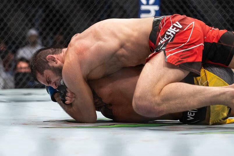 MOM KNOWS BEST? – Islam Makhachev Hints at Retirement 