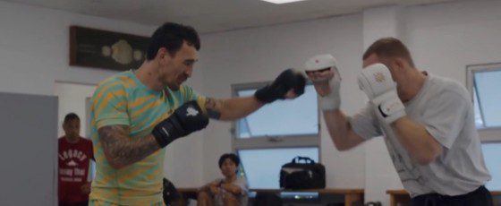 Max Holloway Gets Help From Former Welterweight Champ Ahead of Conor McGregor Rematch
