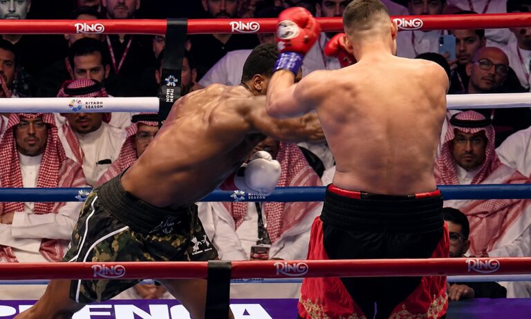 Anthony Joshua Bounces Back From Early Scare to Knock Out Kristian Prenga in Saudi Return