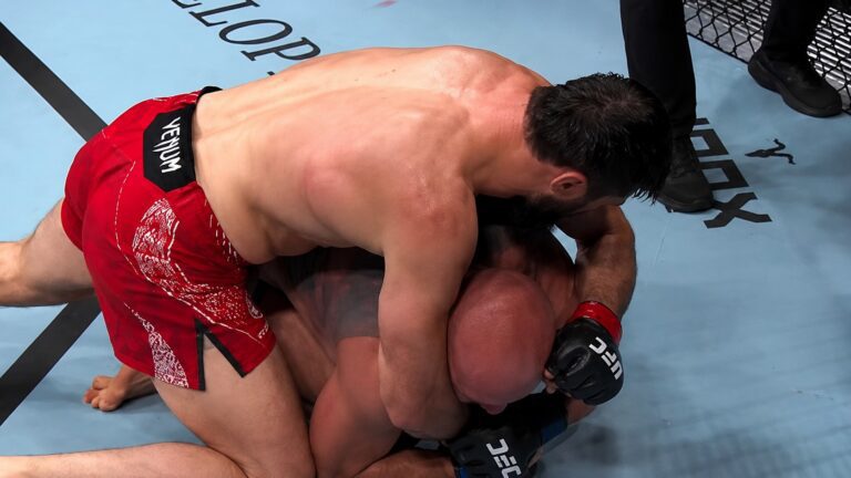 Magomed Ankalaev Stops Bogdan Guskov Late to Rebound at UFC Abu Dhabi