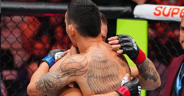 Conor McGregor’s UFC Return Ends Seconds Into UFC 329 After Apparent Knee Injury